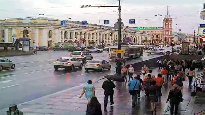 Онлайн веб-камера Гостиного двора, Санкт-Петербург (Санкт-Петербург, Россия)